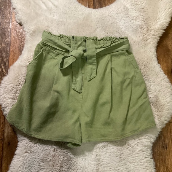 Band‎ Of Gypsies Linen Blend Paperbag Belted Pocketed Green Shorts Women's Small - Picture 1 of 7